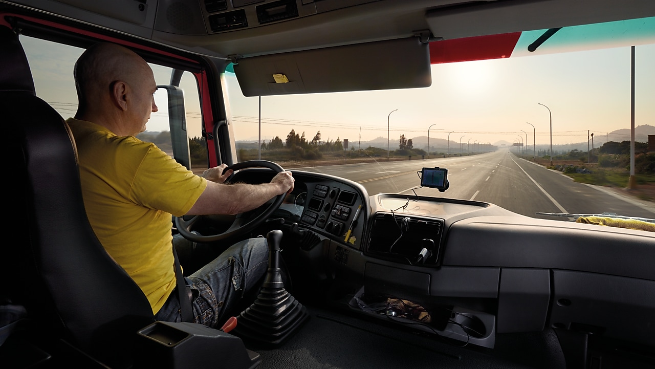 Shell Rimula promotional banner featuring a long open highway, emphasizing durability and reliability for heavy-duty engines.